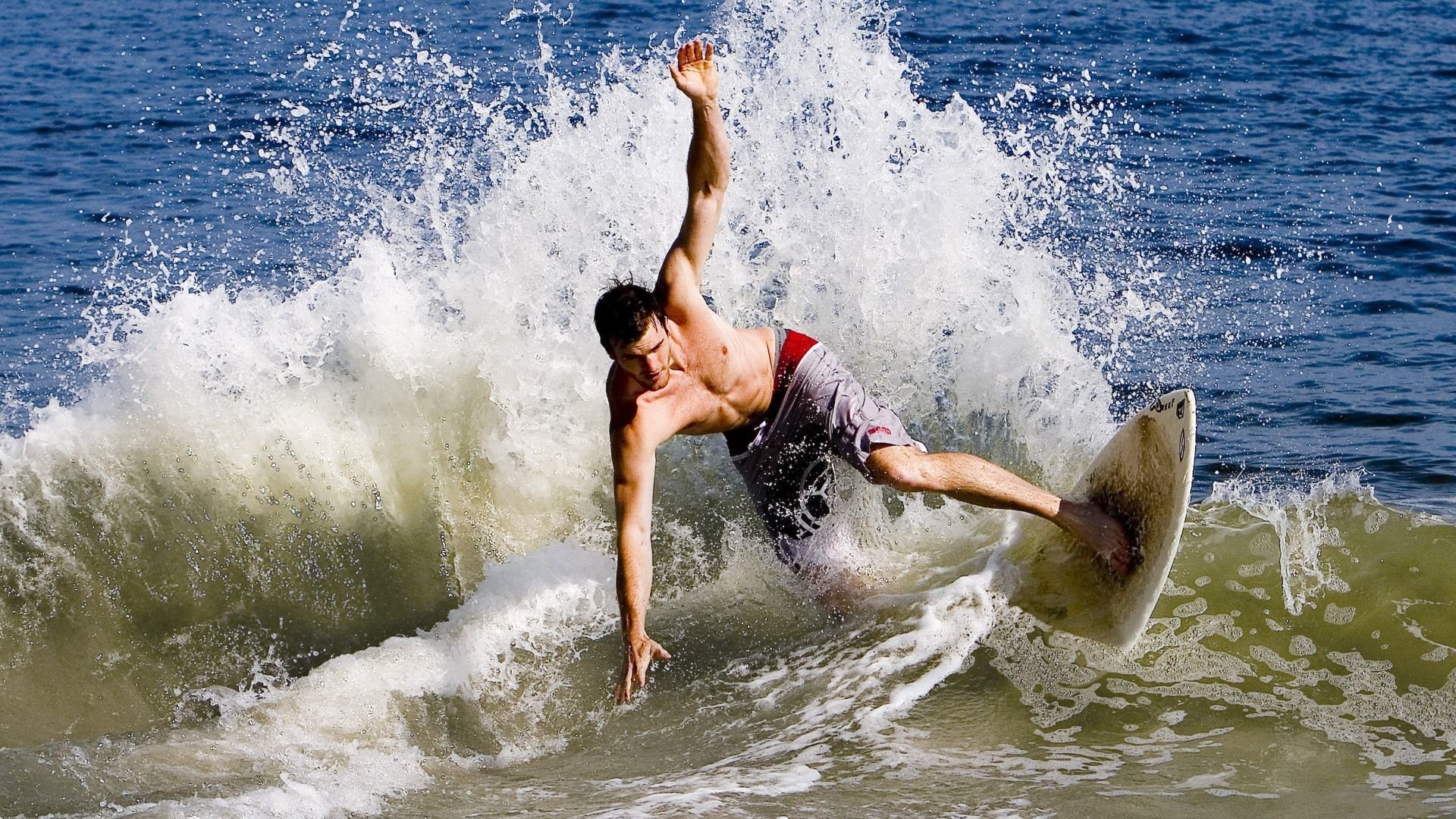 横扫的并非对手,而是宿命—四川的坚韧与利拉德的火焰,在体育史诗中刻下唯一的坐标